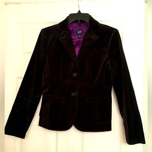 Woman’s Gap blazer size 2, never worn black, feels, looks like suede